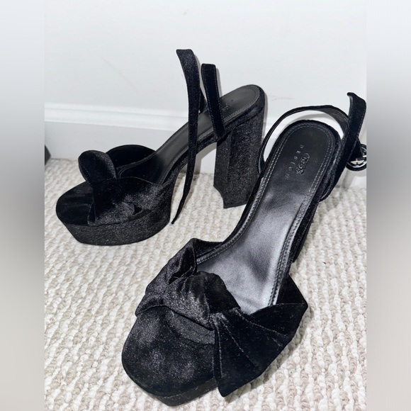ASOS Design knotted platform heeled sandals in black suede - Picture 4 of 5